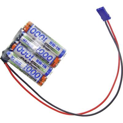 Quatre piles AA en plastique, avec un câble et un connecteur attachés, prêtes pour modèle radiocommandé ou projets électroniques.