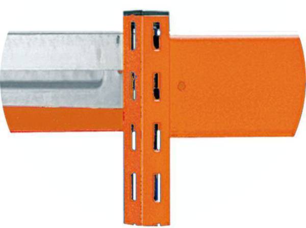 Un élément métallique orange relié à un morceau de métal plat argenté, formant un angle en forme de T.