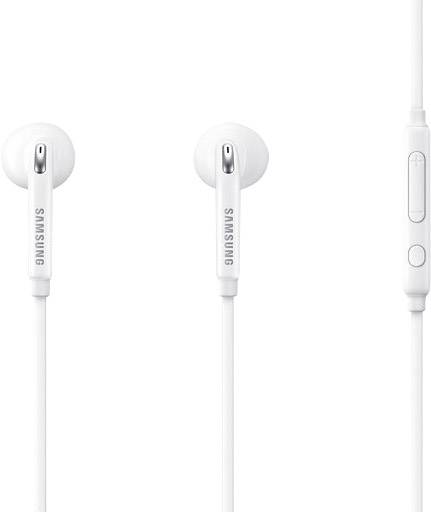 Écouteurs intra-auriculaires blancs avec microphone intégré et contrôle du volume sur le câble. Marqués 'Samsung'.