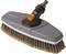 Tête de brosse de nettoyage marron de Gardena avec bouton latéral orange et raccordement d'eau, adaptée au nettoyage extérieur.