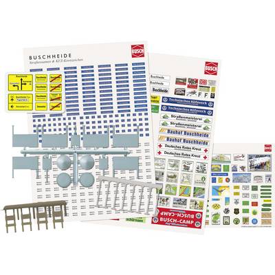 Panneaux d'arrêt de bus et plaques avec différents noms de rues, panneaux de signalisation et symboles. Accessoires pour maquettes et modélisme.