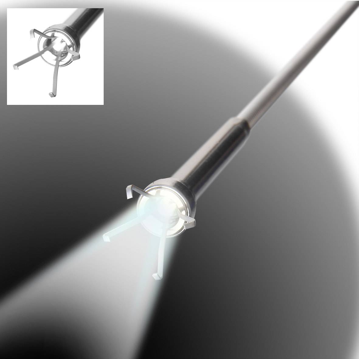 Endoscope à guide lumineux avec faisceau lumineux focalisé, tube métallique et objectif éclairé, vue détaillée en haut à gauche.