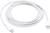 Câble de charge USB-C de couleur blanche, enroulé et muni de deux connecteurs. Adapté pour le transfert de données et la recharge d'appareils électroniques.