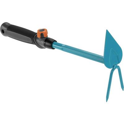 Un outil de jardinage avec un manche noir et une houe bleue à deux dents, utilisé pour retourner la terre.