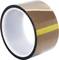 Un rouleau de ruban adhésif marron résistant à la chaleur avec un intérieur blanc et une bande jaune.