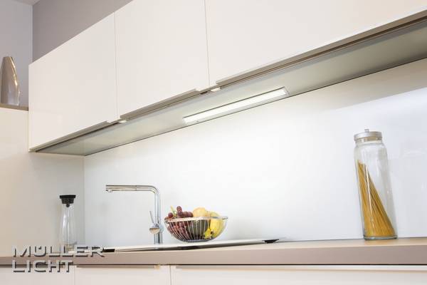 Müller-Licht Limon Lampe LED pour dessous d'armoire avec détecteur  LED LED intégrée 10 W  blanc chaud titane