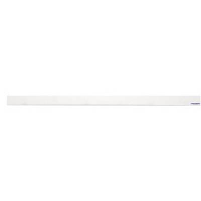 Un espace clair et allongé présente des lignes lumineuses floues sur une surface lisse sans motif ou détail reconnaissable.