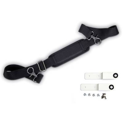 Bandoulière noire avec crochets métalliques et rembourrage, à côté de deux supports blancs avec des vis. Accessoire pour sacs photo ou équipement similaire.