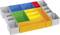 Organisateur de tiroir multicolore en plastique avec différents compartiments en bleu, rouge, vert et jaune pour un rangement ordonné.