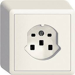 Une prise électrique triple avec terre de couleur blanche fixée au mur.