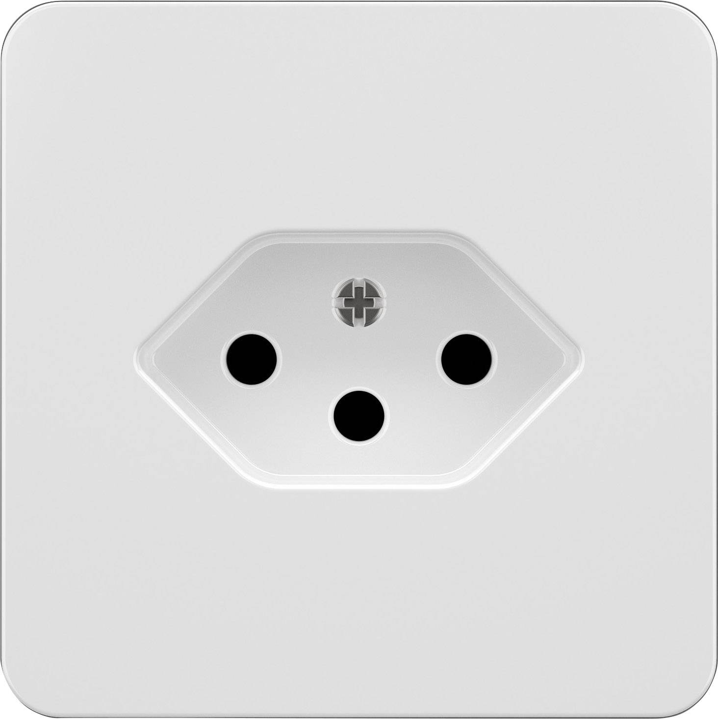 Prise triple sur mur blanc.