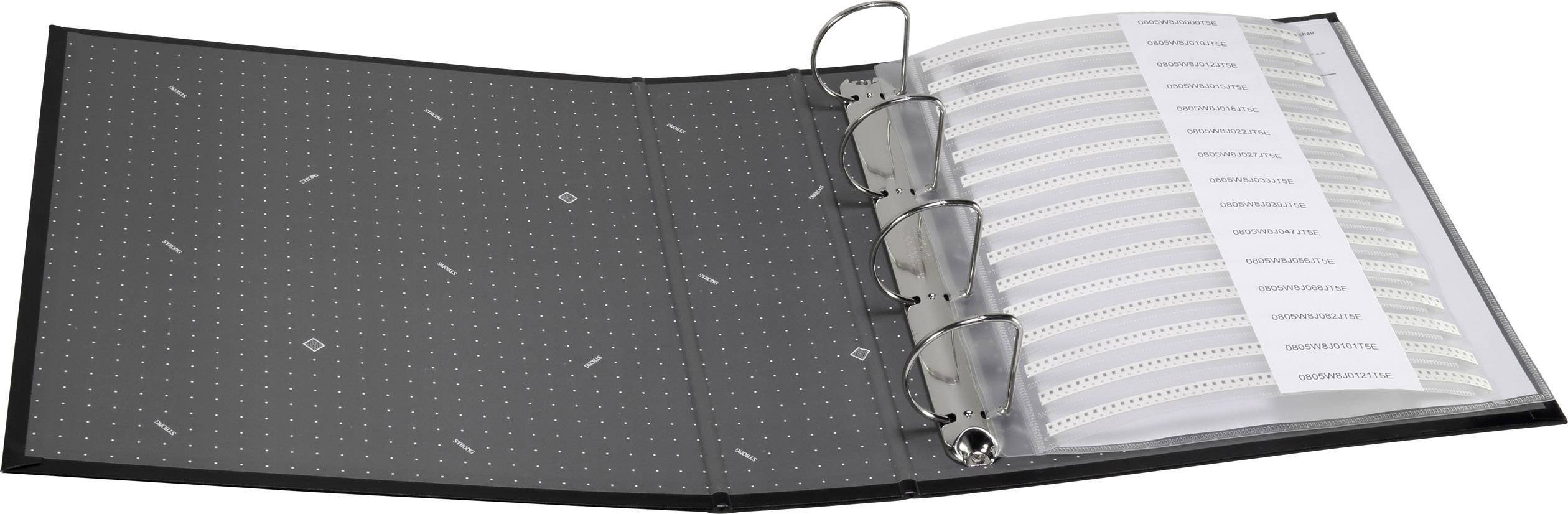 Un classeur à anneaux ouvert avec des pochettes transparentes remplies de composants électroniques sur des bandes supports enroulées.