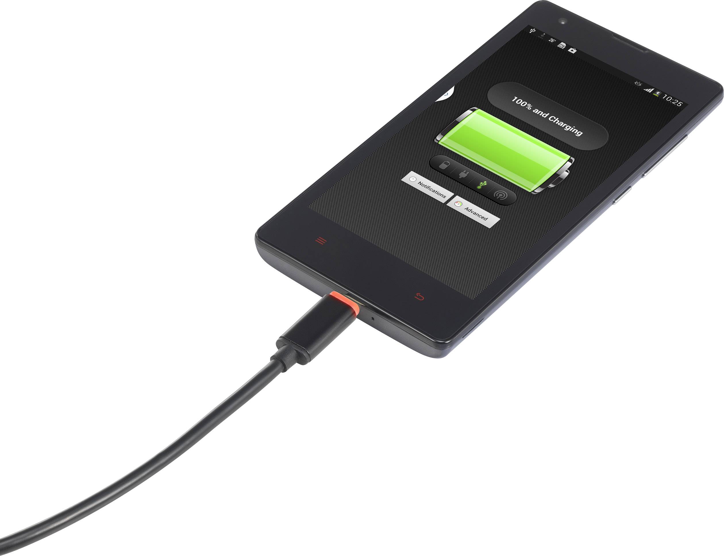 Un smartphone est en cours de charge, l'indicateur de batterie affiche 100 pour cent, et l'écran montre le symbole de charge avec la mention « 100 % et en charge ».