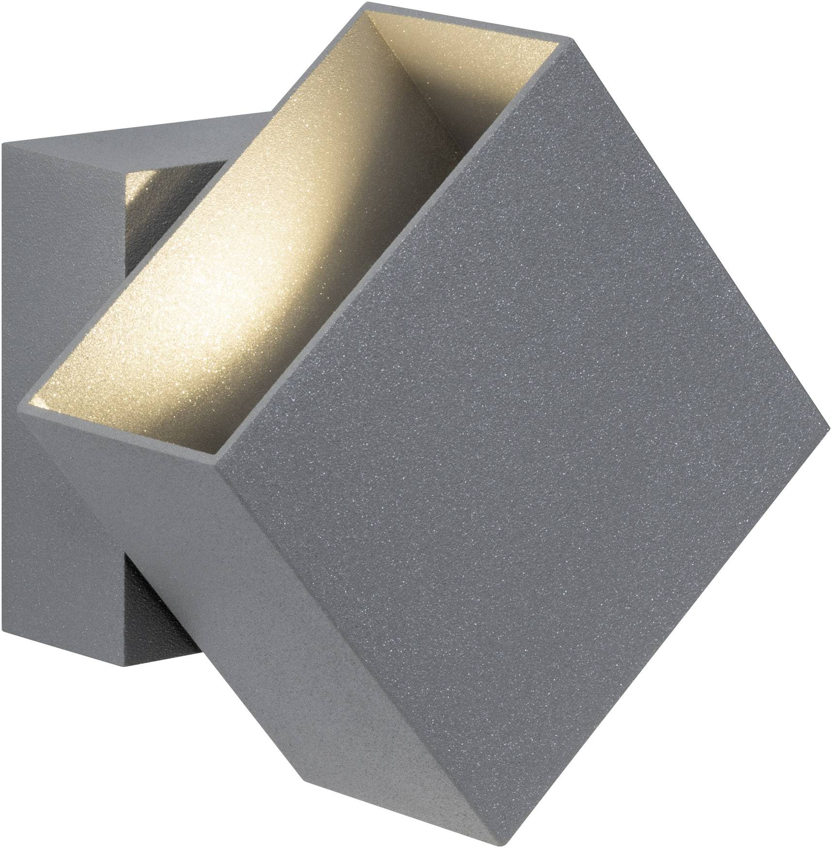 Applique murale grise en forme de cube diagonal, projetant une lumière chaude vers le bas. Esthétique de design moderne et géométrique.