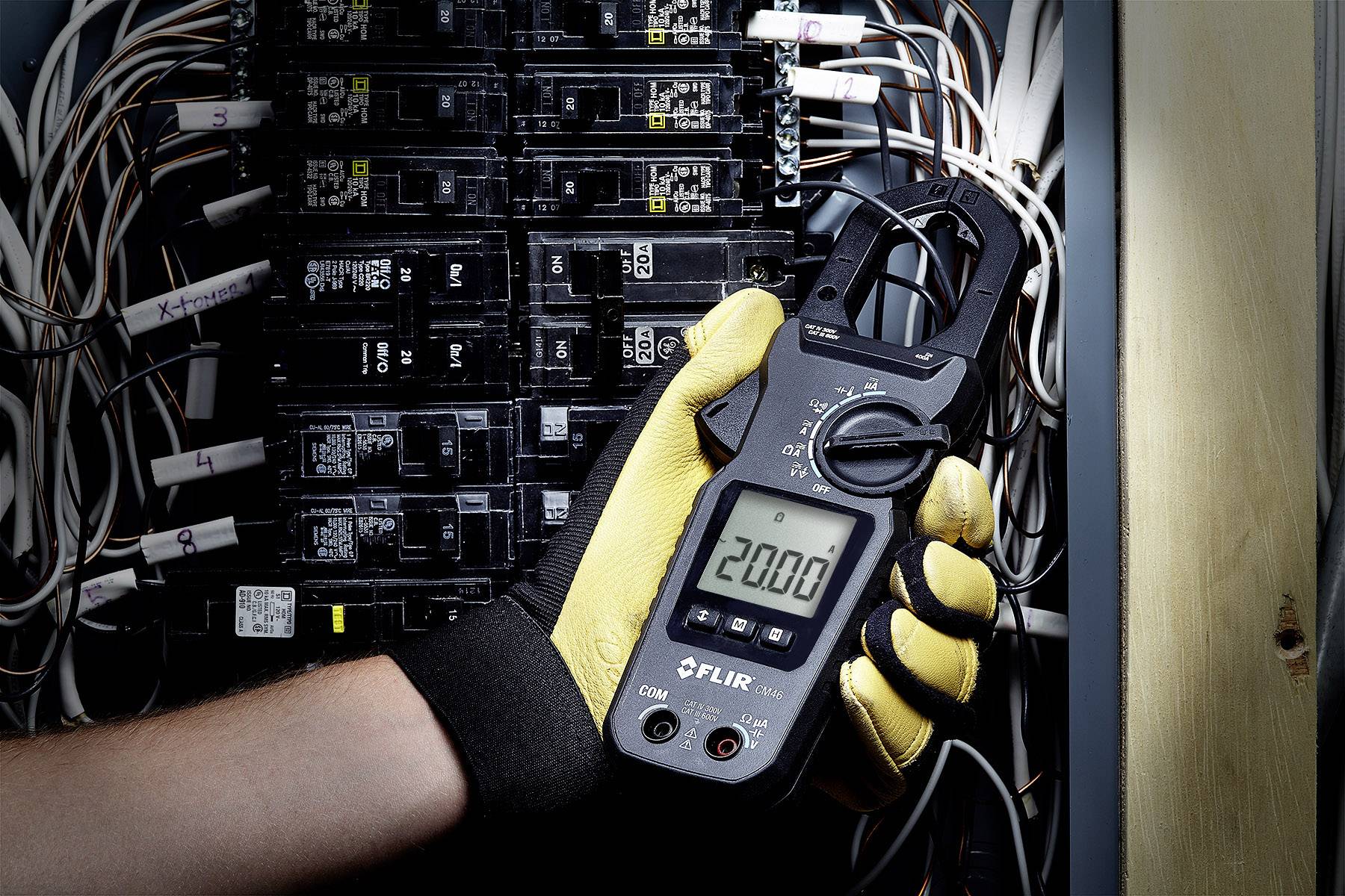 FLIR CM46 Pince ampèremétrique numérique CAT IV 300 V, CAT III 600 V Affichage (nombre de points): 6000-3