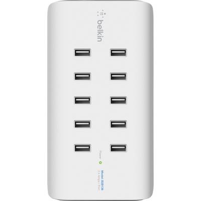 Un chargeur USB blanc Belkin avec dix ports USB, adapté pour charger simultanément plusieurs appareils.