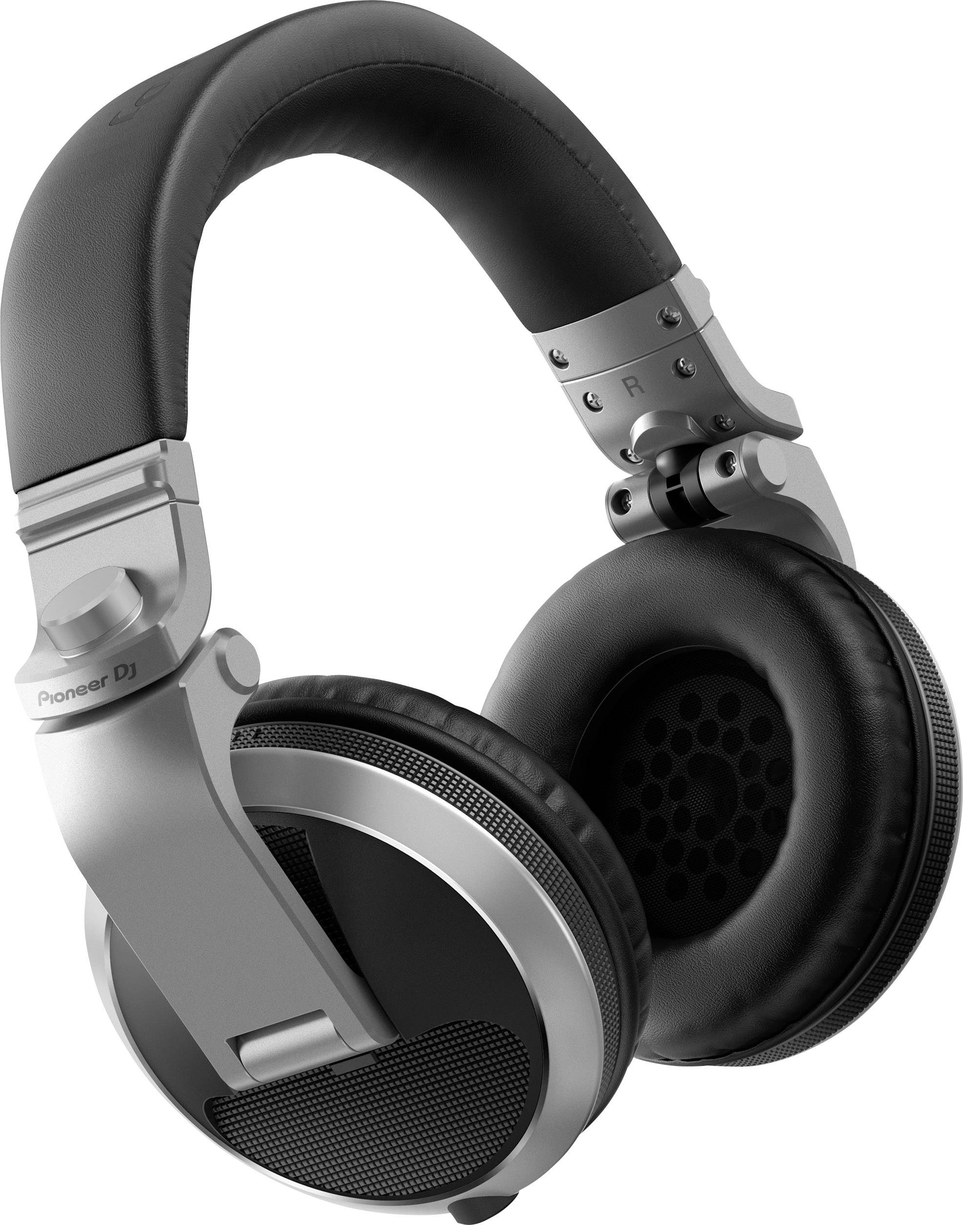 Un casque over-ear noir et argenté avec des coussinets d'oreille doux et un arceau réglable, vu de profil sur le côté.