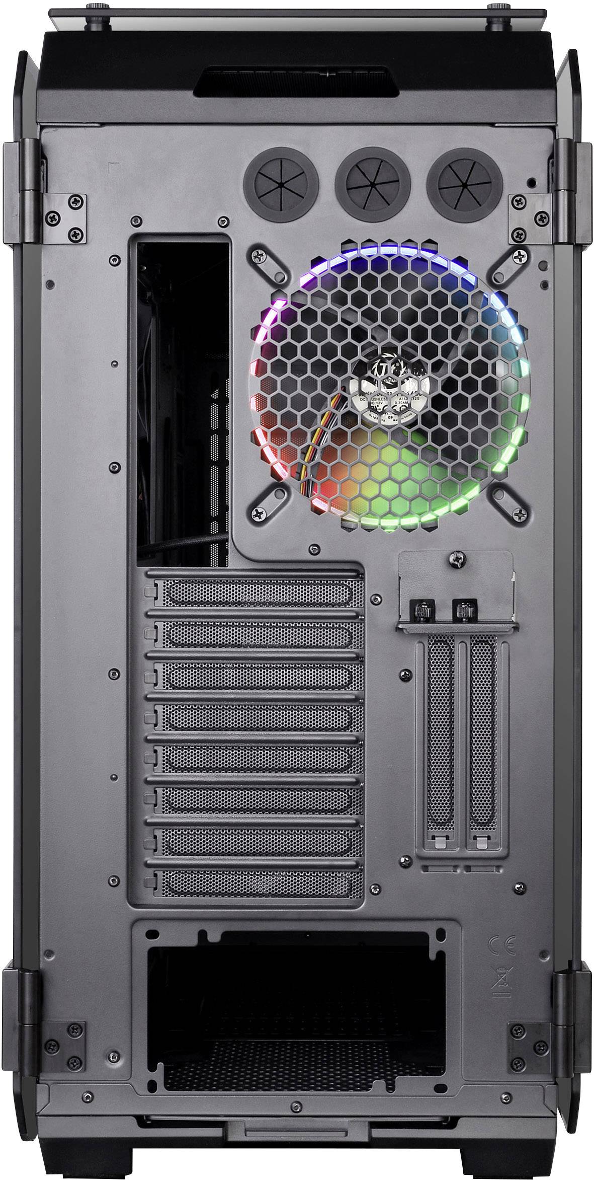 Vue arrière d'un boîtier d'ordinateur avec plusieurs ouvertures de slots, un ventilateur éclairé aux couleurs arc-en-ciel et des ports USB.