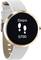 Montre connectée dorée avec bracelet blanc affichant 'Steps' et en dessous '5700' avec des symboles d'empreinte de pas sur l'écran.