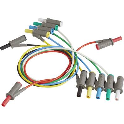 Câbles multicolores avec fiches isolées utilisés pour connecter des appareils électroniques.