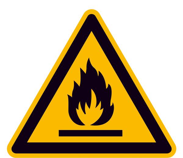 Panneau d'avertissement avec un symbole de flamme, triangle jaune avec un contour noir, indiquant des substances inflammables.