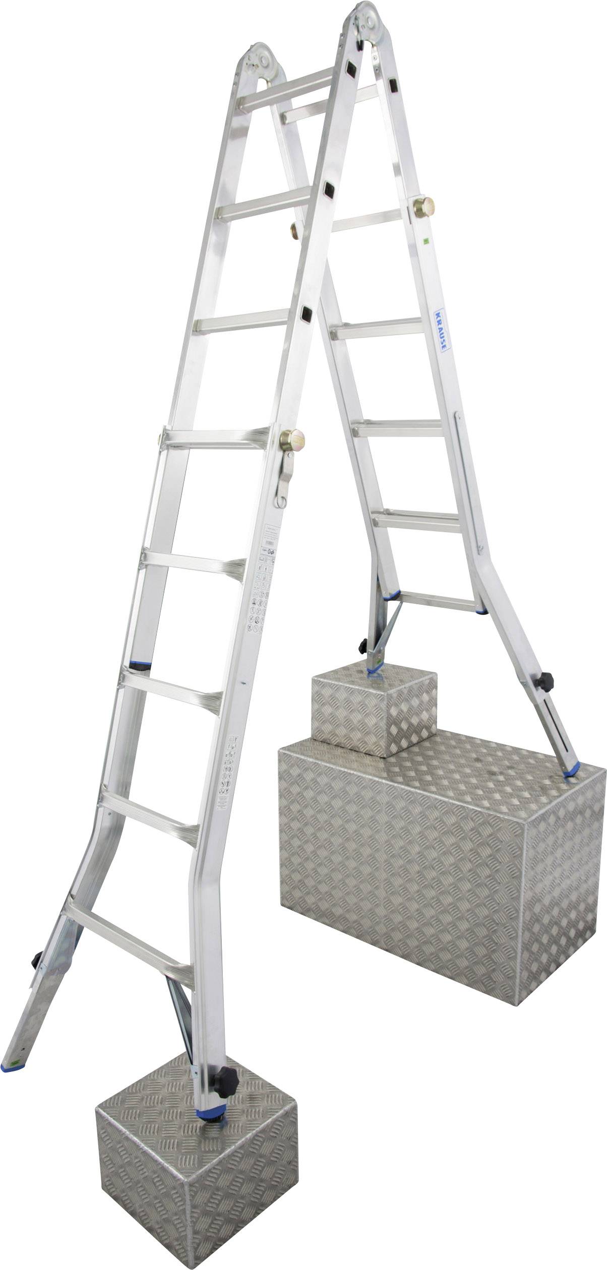 Échelle en aluminium en forme de A, reposant sur deux blocs stables, adaptée aux travaux à différentes hauteurs.