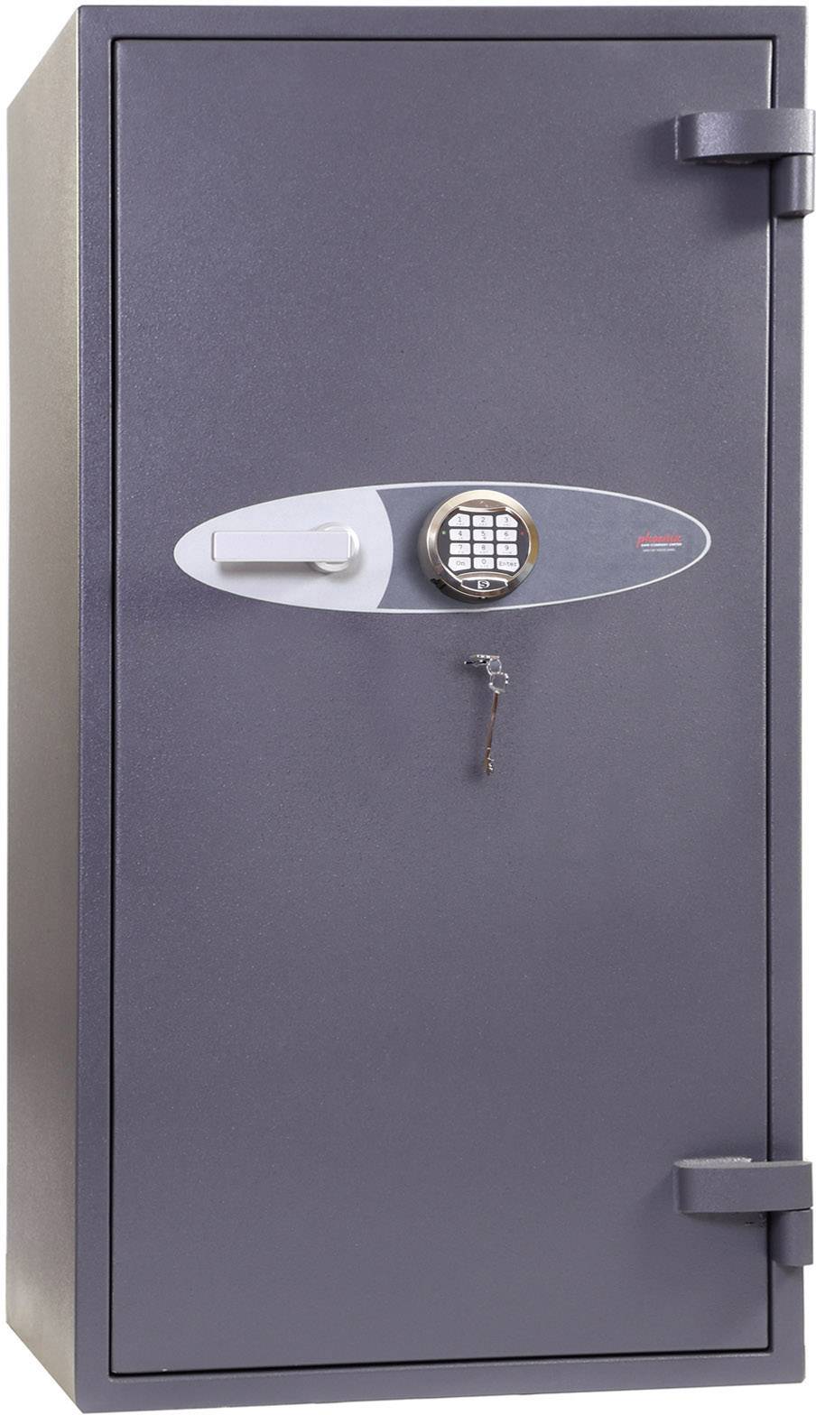 Un grand coffre-fort gris avec une serrure électronique à code et un trou de serrure au milieu de la porte.