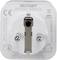 Un adaptateur blanc de Voltcraft avec des spécifications techniques et un numéro de modèle sur la face avant. Contacts enfichables au centre.