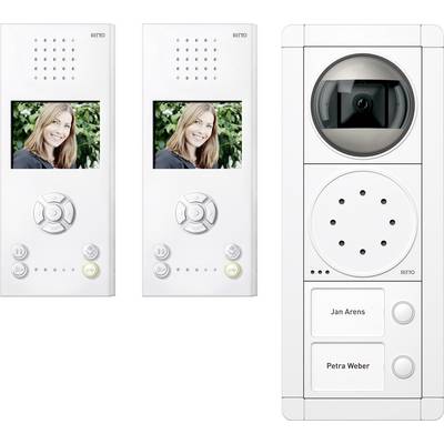 Moniteur et caméra d'un interphone vidéo avec deux écrans affichant l'image d'une femme souriante. Plaques nominatives : « Jan Arens » et « Petra Weber ».