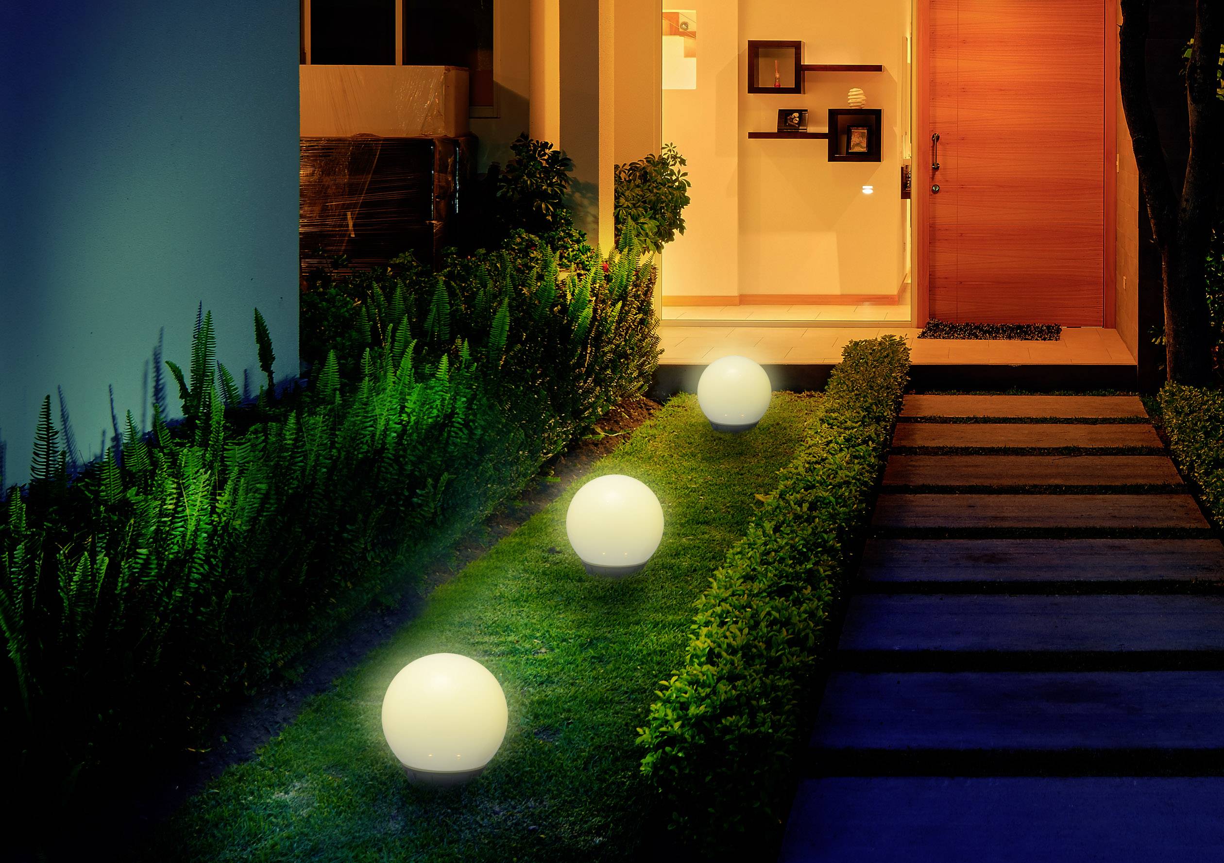Lampe de jardin solaire boule Ampoule LED blanc chaud Polarlite S20B