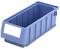 Un récipient en plastique bleu vide de forme rectangulaire avec un couvercle ouvert. Le récipient dispose d'un espace pour étiquette sur sa face avant.