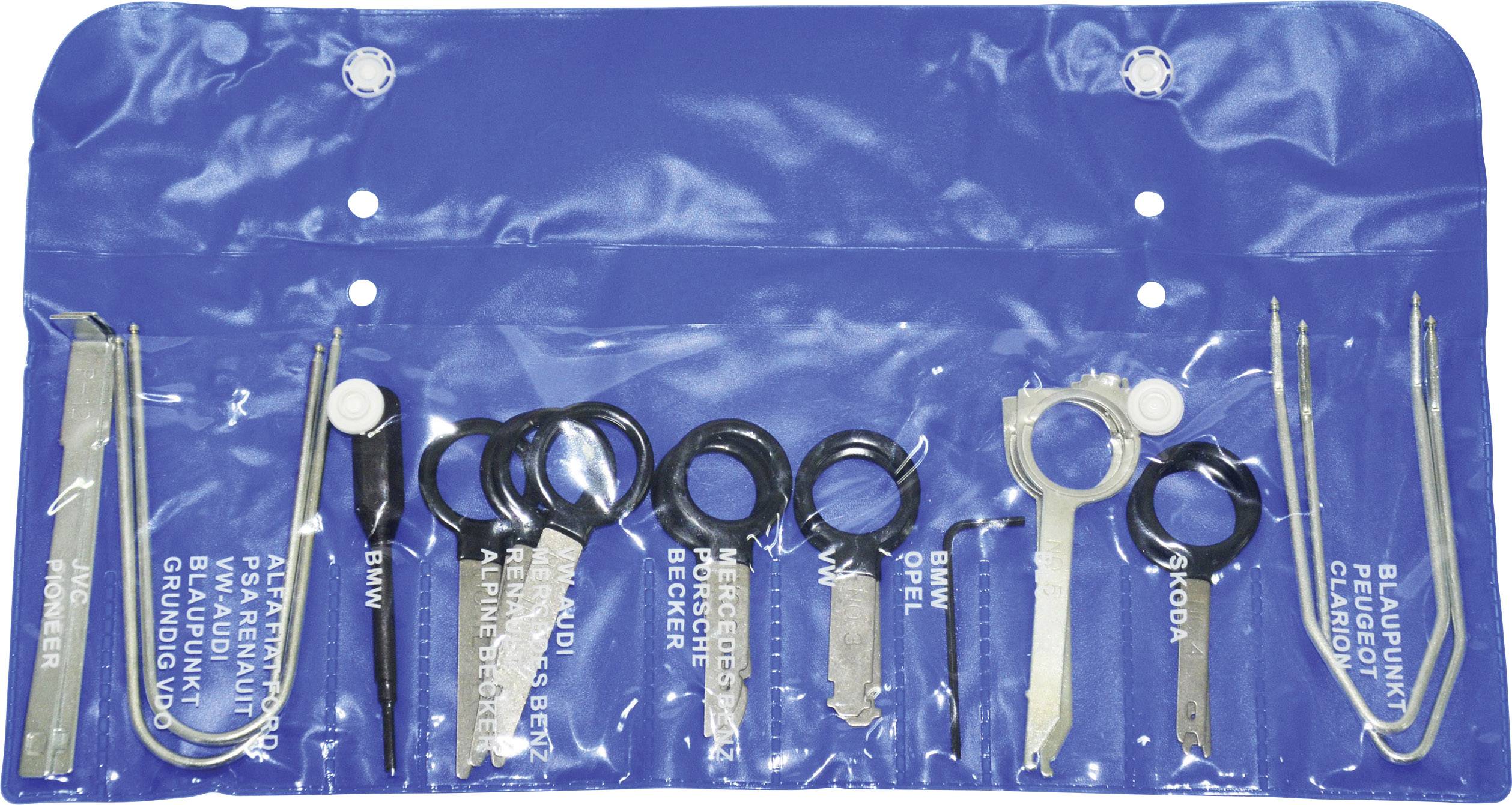 Un sac à outils bleu contenant divers outils de démontage pour autoradios, portant des étiquettes de marques telles que BMW, Opel et Blaupunkt.
