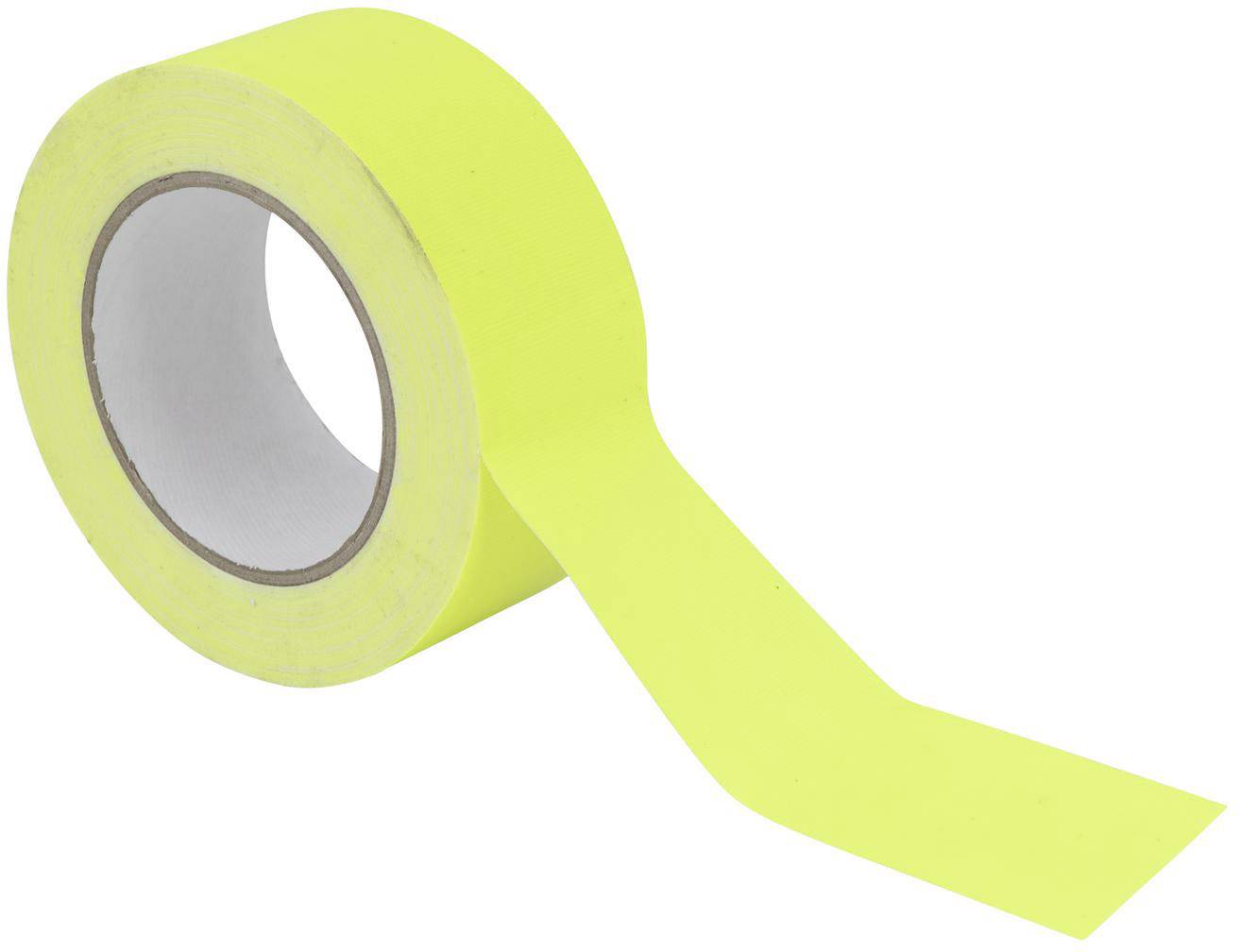 Rouleau de ruban adhésif jaune avec un morceau de ruban déroulé posé devant le rouleau. Sur fond blanc.