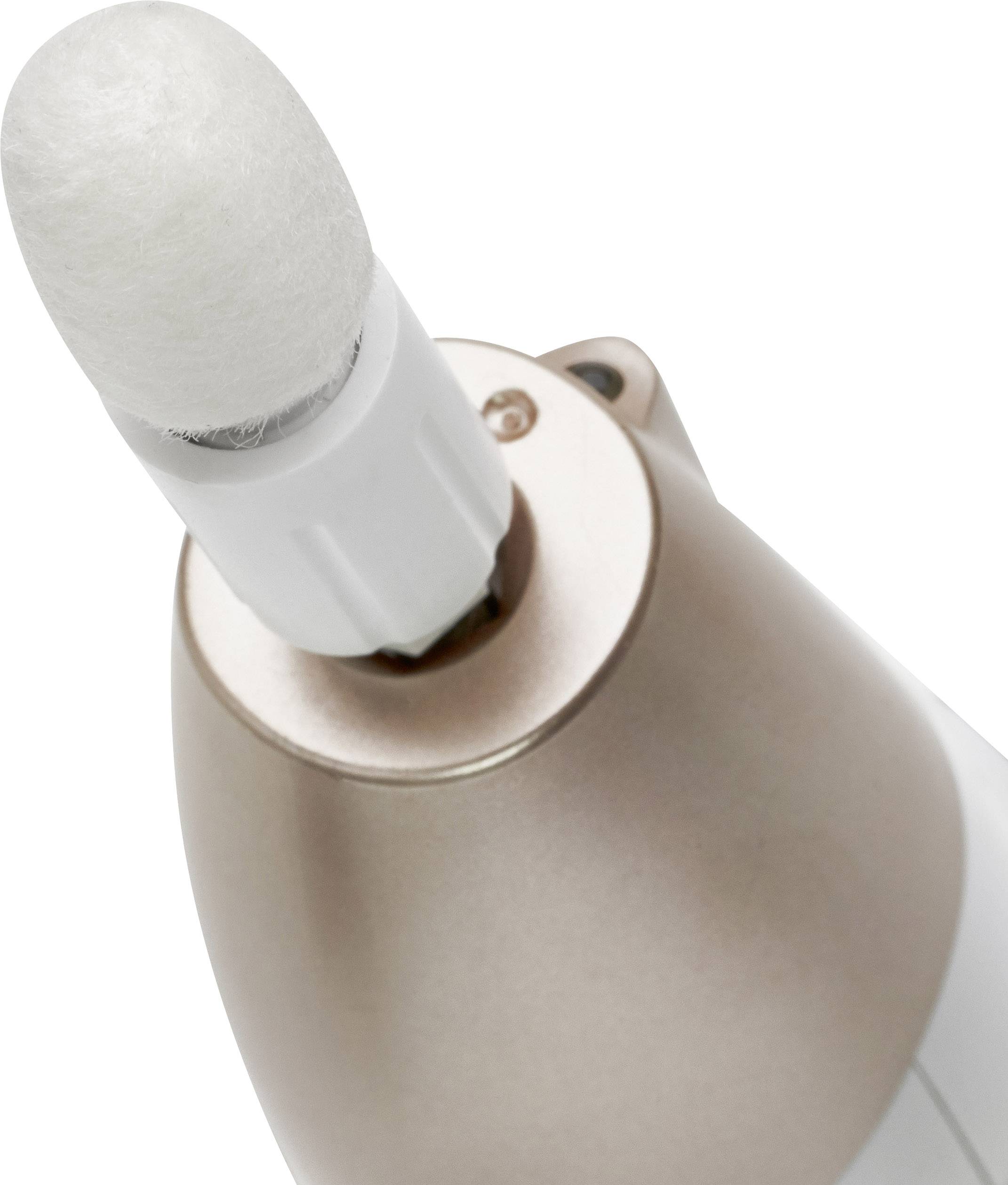 Gros plan d'un appareil électrique de pédicure avec tête rotative et embout de polissage blanc.