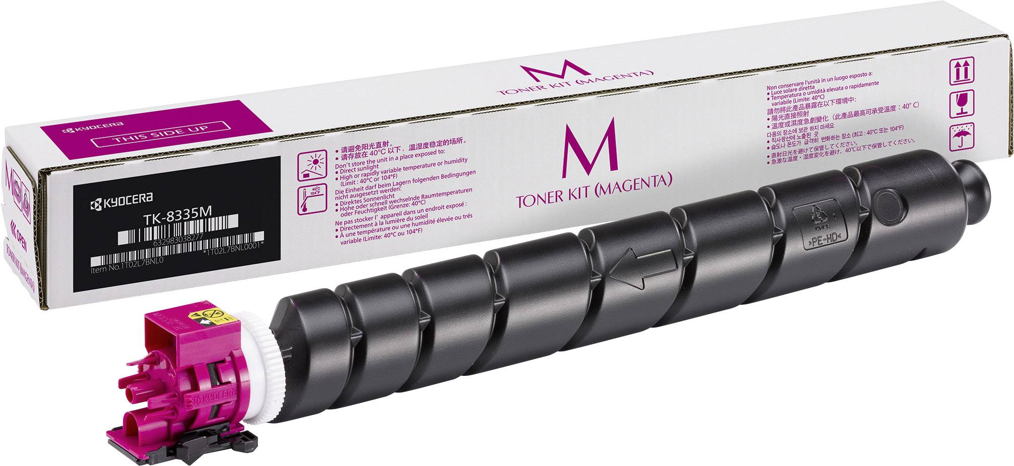 Kit de toner Magenta de Kyocera, modèle TK-8335M, à côté de son emballage. Emballage et toner dans un design blanc et magenta.