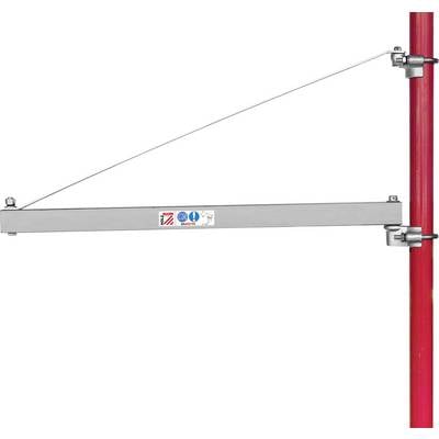 Une tube d'échafaudage rouge avec une traverse grise horizontale et une corde de fixation, typique des échafaudages de construction.