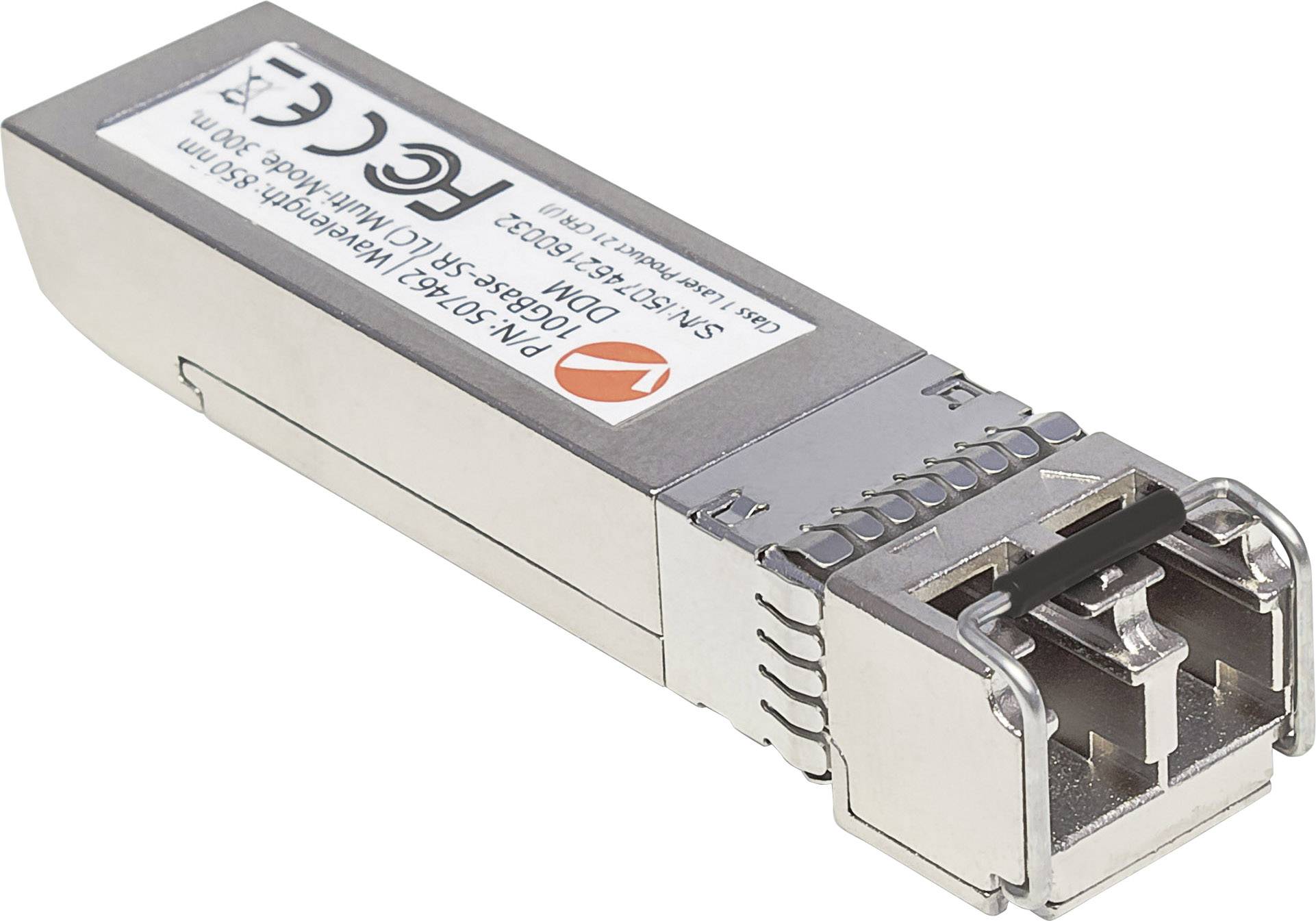 Un module réseau optique argenté, rectangulaire avec des contacts de connexion, est caractéristique du transfert de données dans des appareils tels que les serveurs.