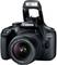 Appareil photo numérique avec flash déployé, objectif 18-55mm. Adapté pour la photographie avec diverses possibilités de zoom et d'exposition.