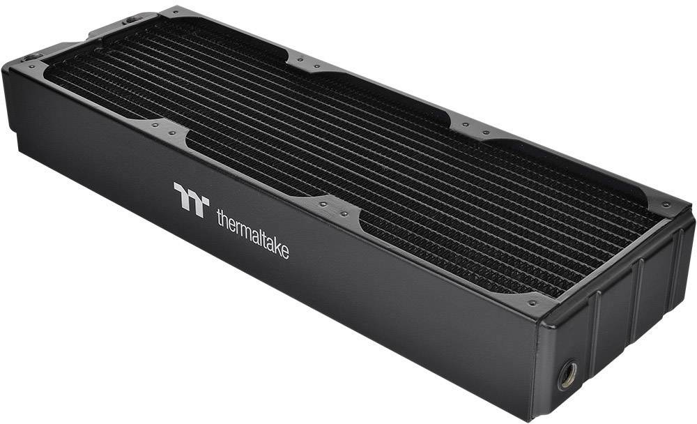 Dissipateur thermique noir pour ordinateur avec le logo 'Thermaltake' sur le côté, de forme rectangulaire, adapté au refroidissement des composants PC.