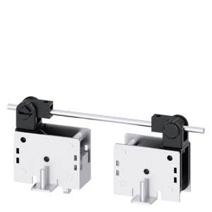Deux dispositifs électriques de commutation avec un boîtier carré, montés horizontalement et reliés par une barre métallique. Utilisés dans des applications électrotechniques.
