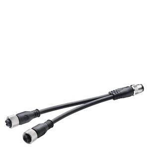 Un câble en Y avec une fiche mâle et deux fiches femelles, noir, adapté pour la connexion d'appareils électroniques.