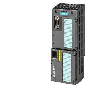 Un module de variateur de fréquence Siemens SINAMICS avec des fentes de ventilation et des possibilités de connexion, utilisé pour commander des moteurs électriques.
