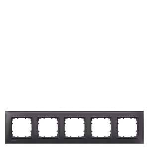 Cadre noir avec cinq découpes rectangulaires pour montage mural, adapté pour installer des interrupteurs ou des prises électriques.