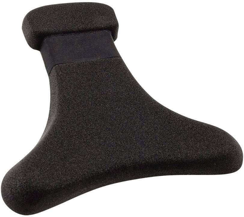 'Poignée triangulaire en mousse noire au design ergonomique.'