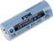 Batterie lithium-ion bleue avec l'étiquette 'FDK CR17450E-R (3V)', ainsi que des avertissements et des symboles internationaux.