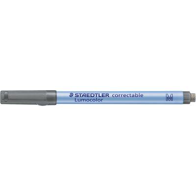 Un stylo Staedtler Lumocolor bleu portant l'inscription 'correctable'. Le stylo a un capuchon gris et une pointe fine.