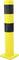 Poteau de sécurité jaune avec deux bandes noires sur un socle stable, généralement utilisé pour délimiter un périmètre ou comme mesure de protection.