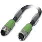 Un câble audio vert avec deux connecteurs XLR à ses extrémités.