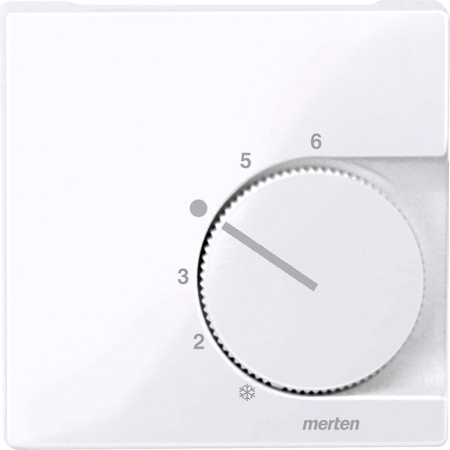 Un thermostat blanc avec un bouton rotatif indique le réglage 5. Les marquages vont de 2 à 6. En bas se trouve un symbole de flocon de neige.
