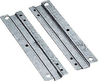 Deux rails rectangulaires en métal argenté, comportant plusieurs trous de fixation. Ils sont disposés parallèlement l'un à côté de l'autre.